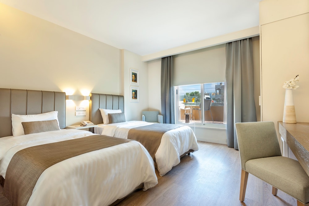 AlQasr Metropole Hotel 11/67