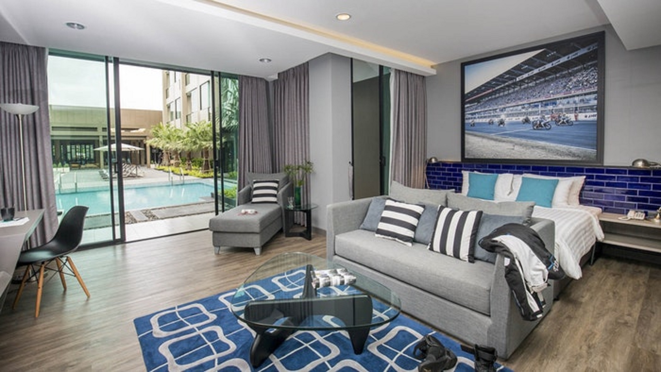Grand, Deluxe, Pool Access