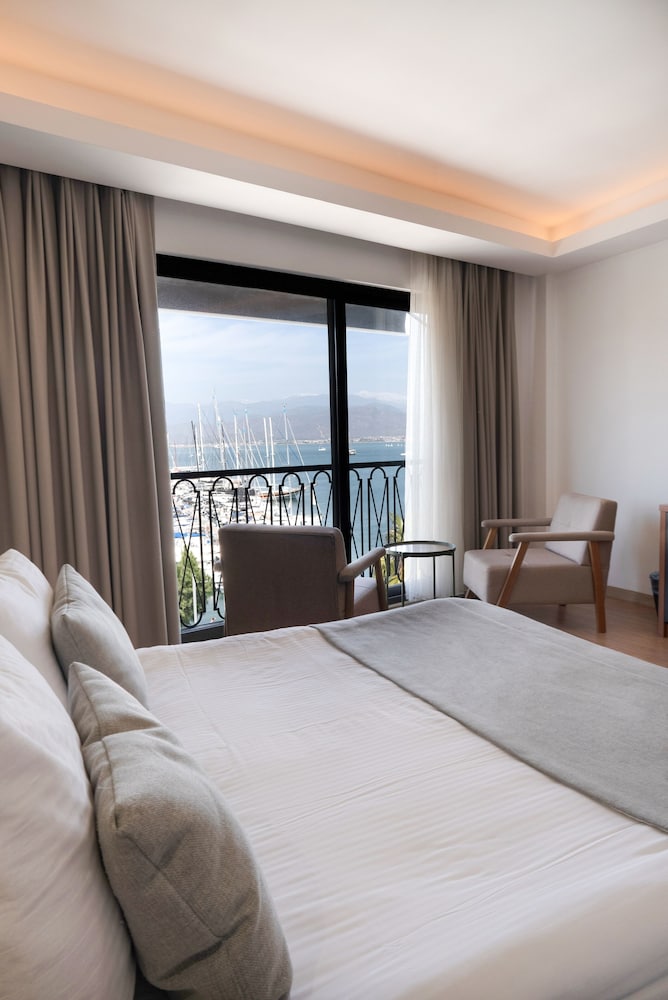 La Farine Hotel 12/49