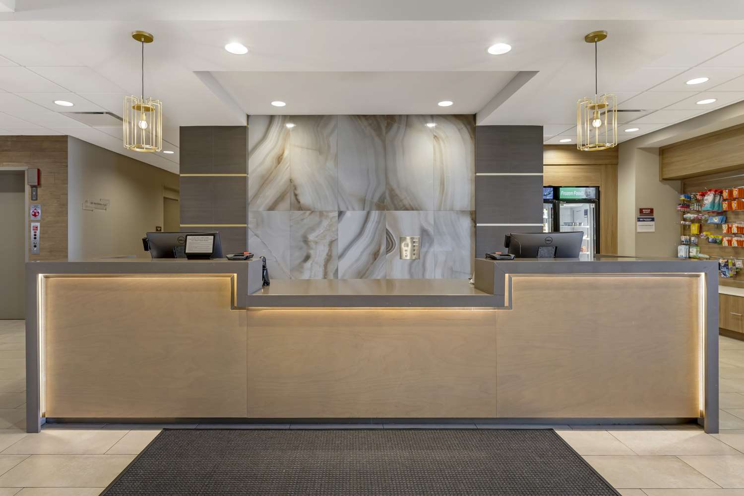 Best Western Plus At La Crescent Event Center 1/11