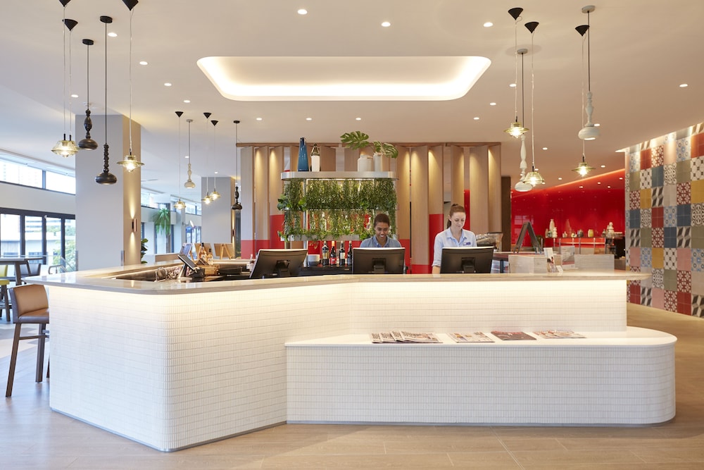 Holiday Inn Express Brisbane Central 7/53
