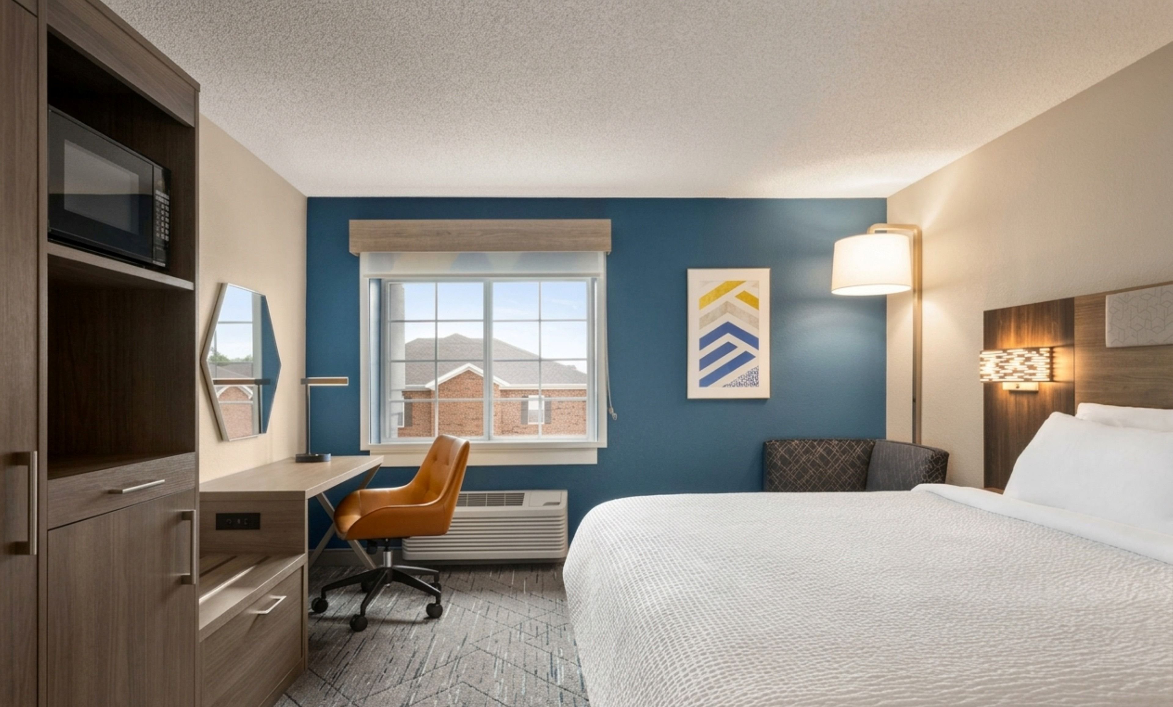HOLIDAY INN EXPRESS BOWLING GREEN 17/72