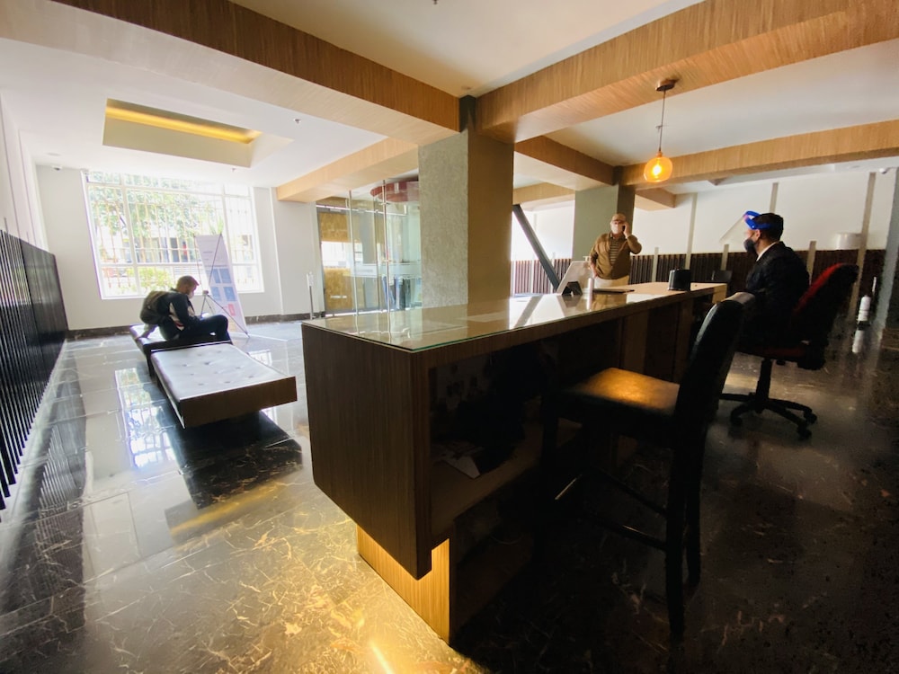 Hotel Aparta Suite Continental 9/75