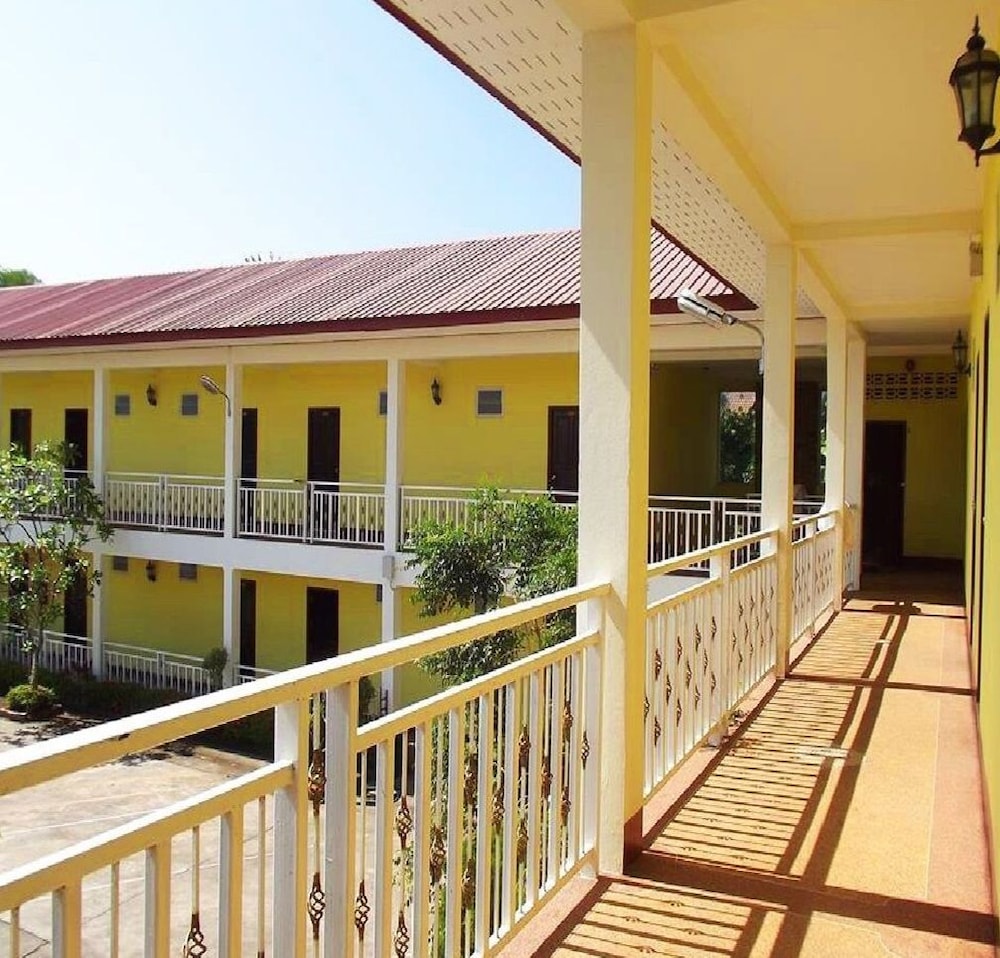 Amonruk Hotel 1 3/6