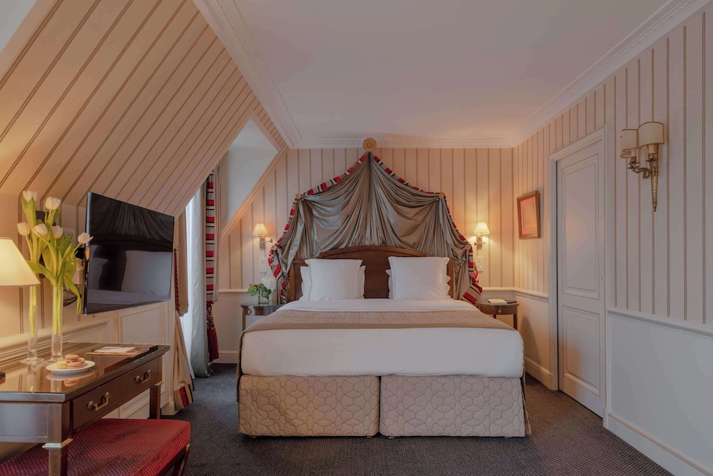 AVENUE, JUNIOR SUITE, EIFFEL VIEW