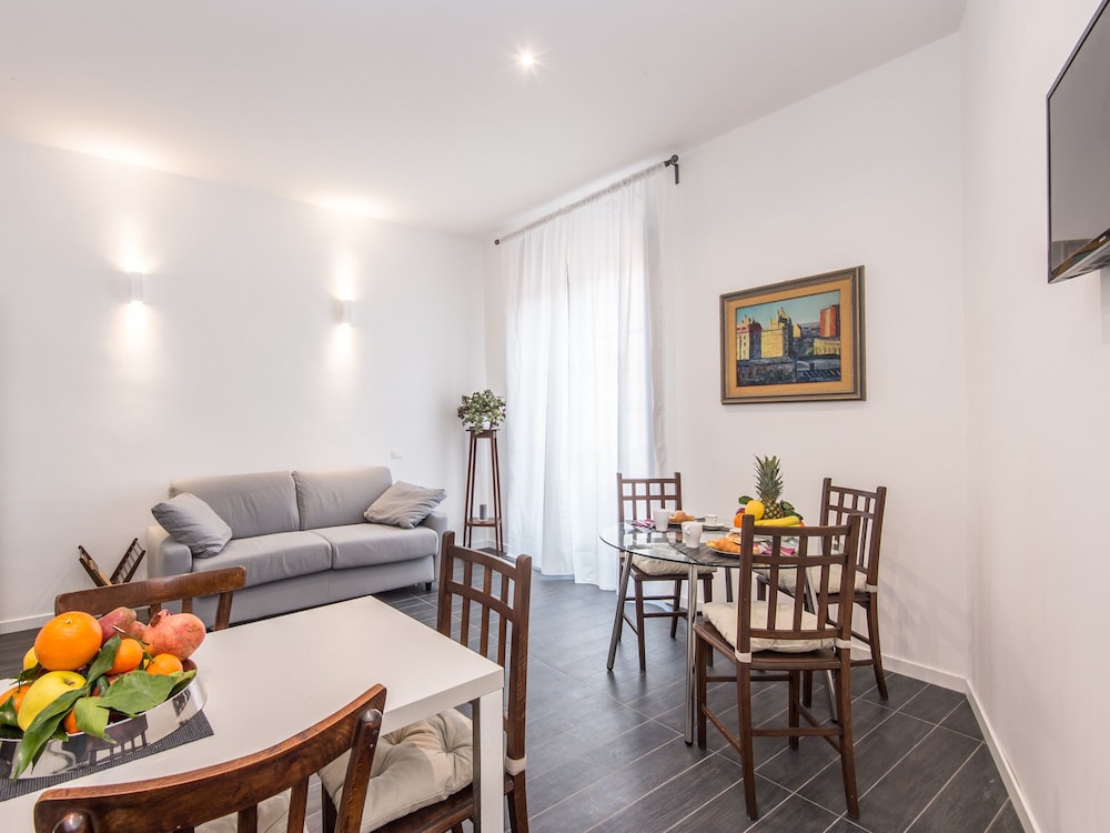 Vatican Luxury Suites 45/65