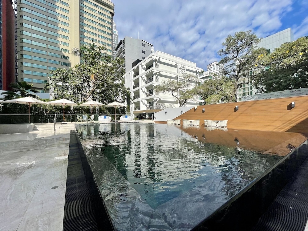 Floral Court Hotel and Residence 30/58