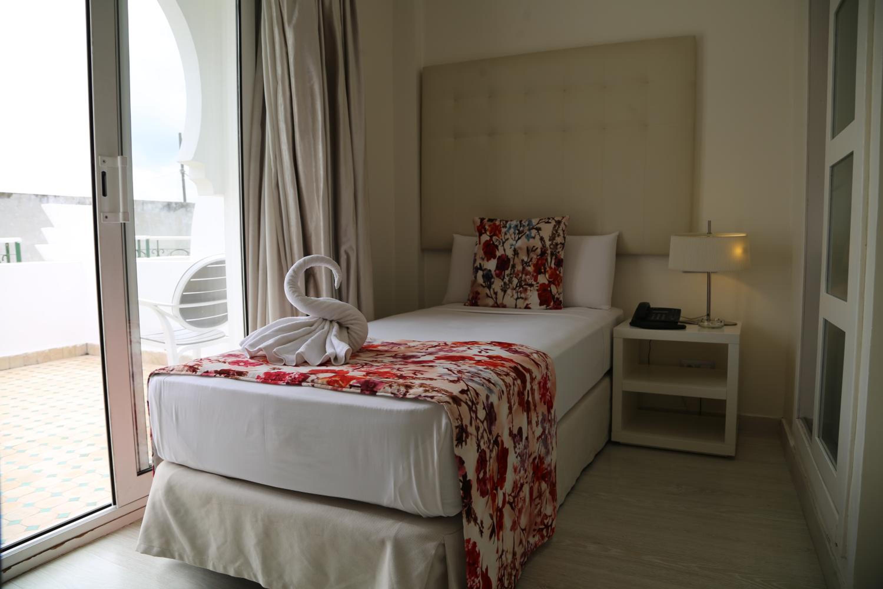 Room, Single