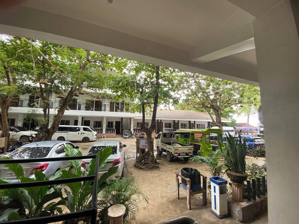 Hk Beach Resort 38/50