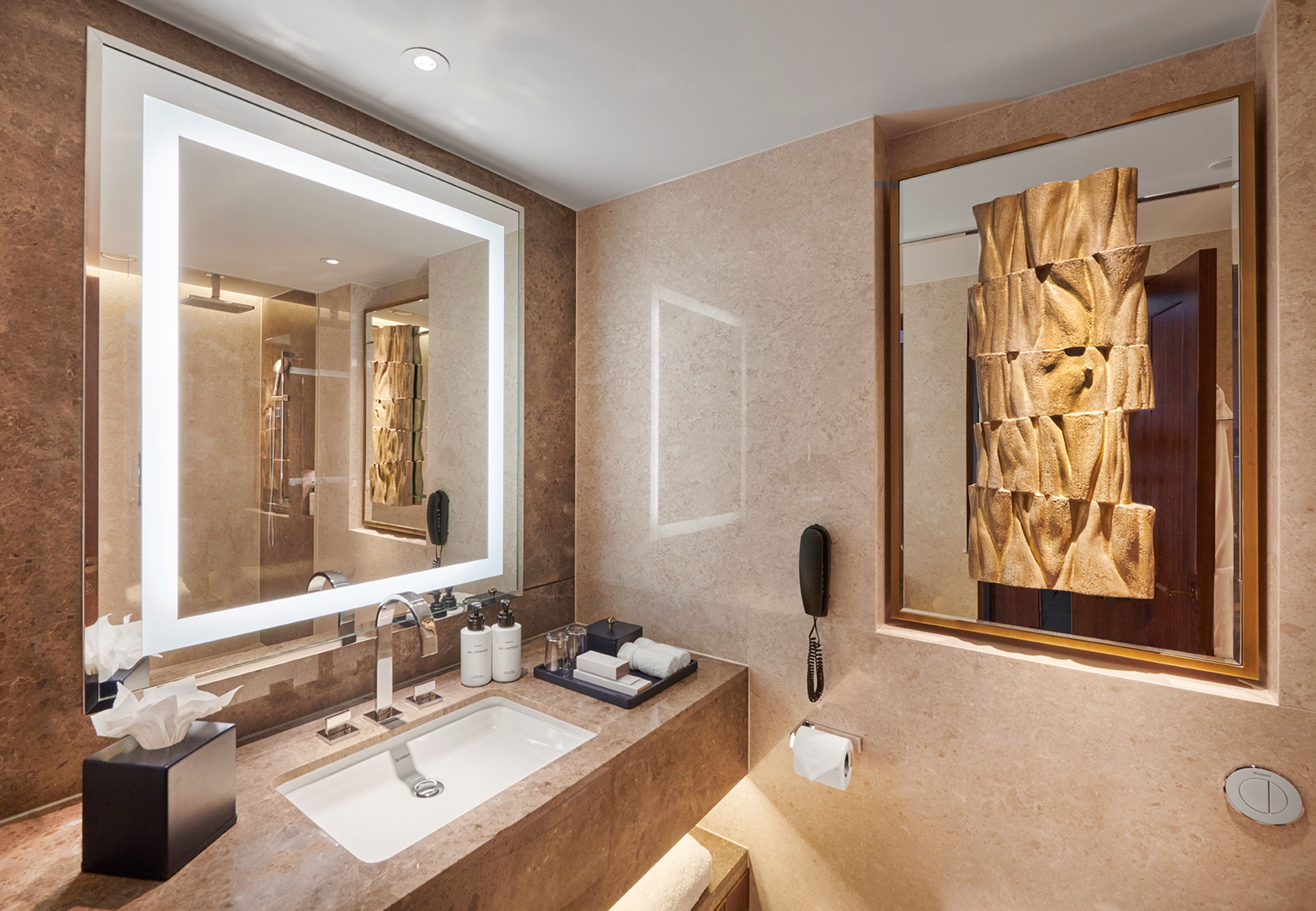 InterContinental London Park Lane by IHG 85/86