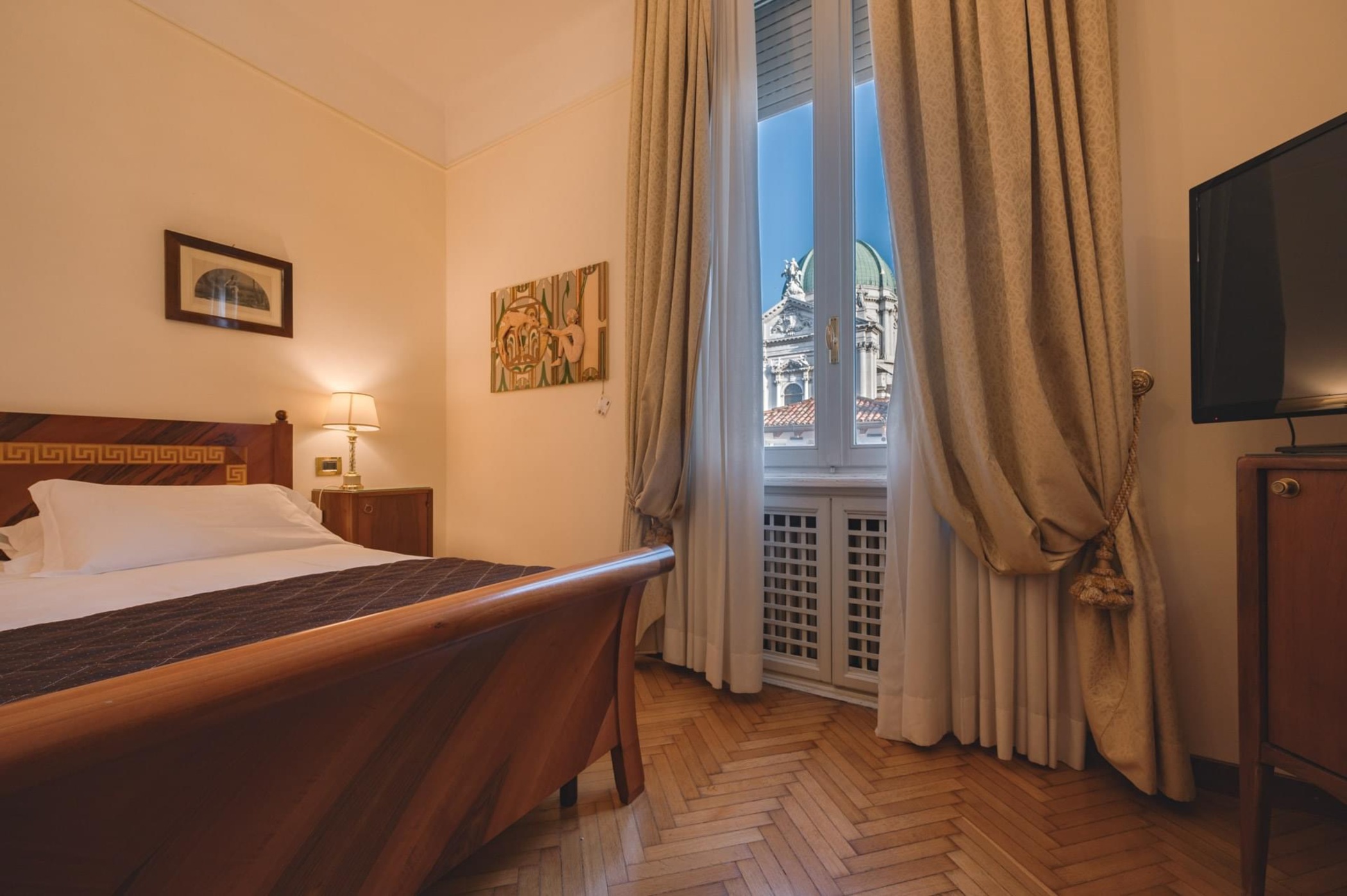 Superior, Double Bed, Duomo View