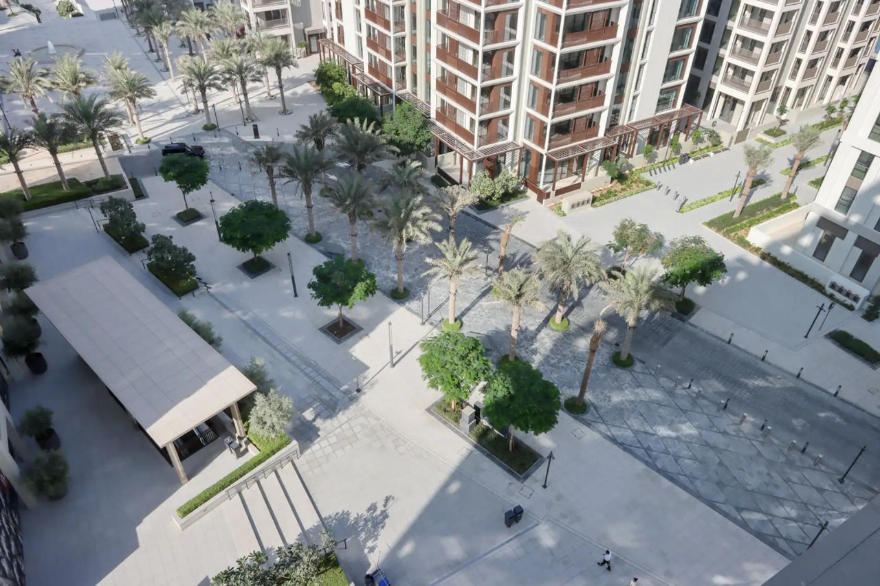 Cozy 2BR Walk to Creek Marina & Beach in DUBAI