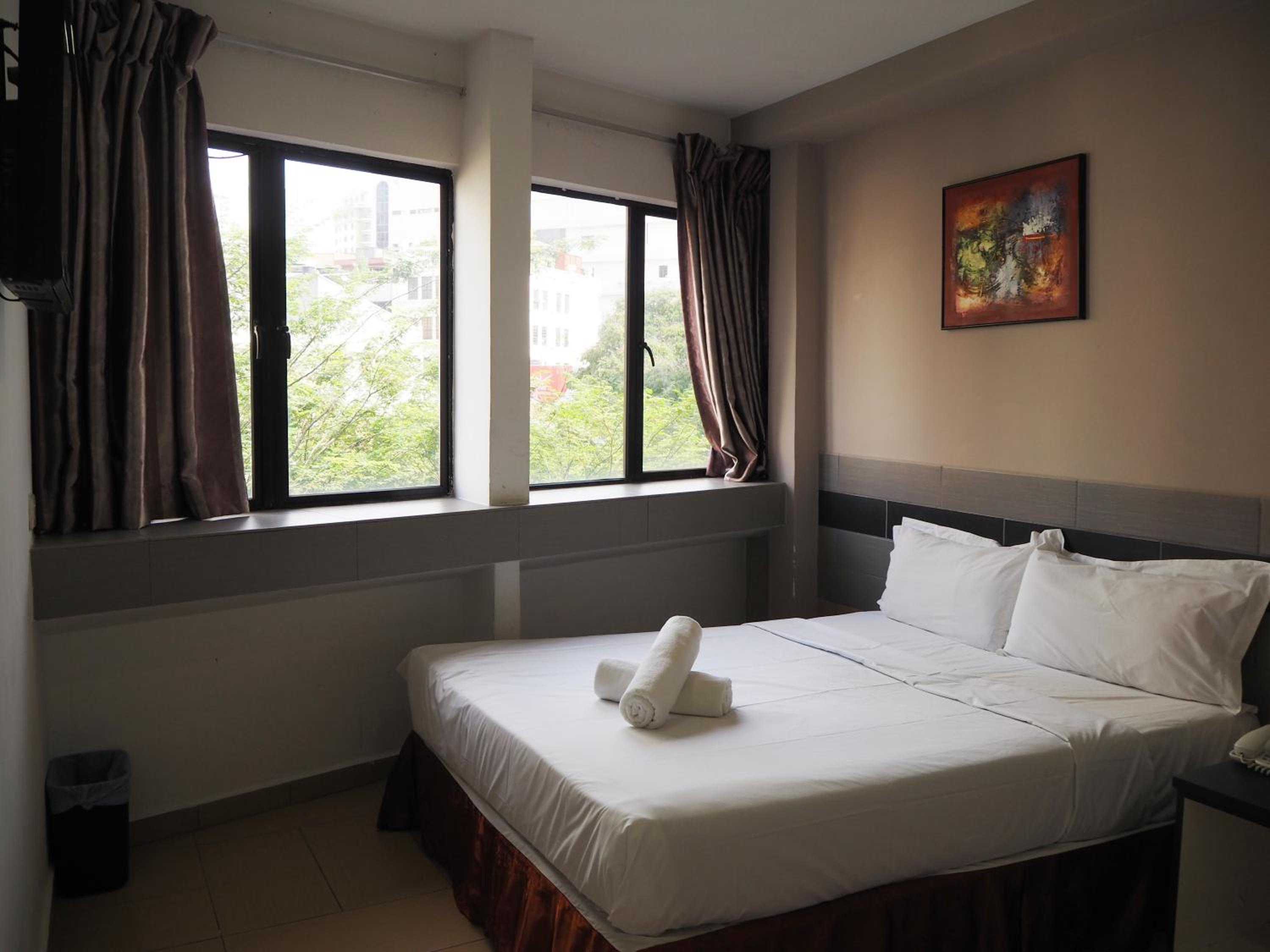 Deluxe, Triple, Single Bed