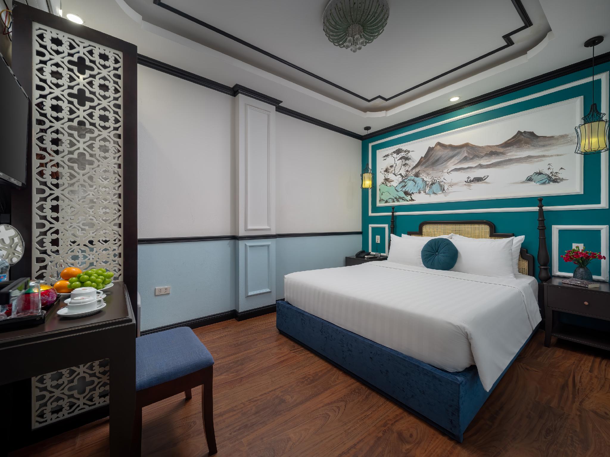 Room, Double Bed, No Window