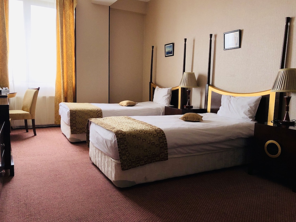 The Crown Hotel 35/50