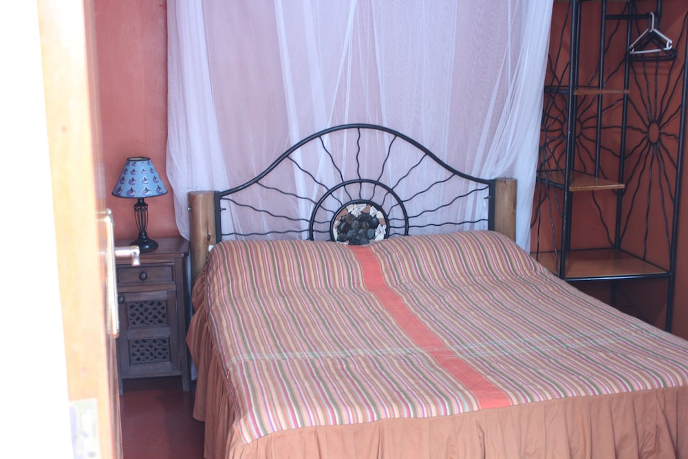 Khweza Bed & Breakfast 18/43