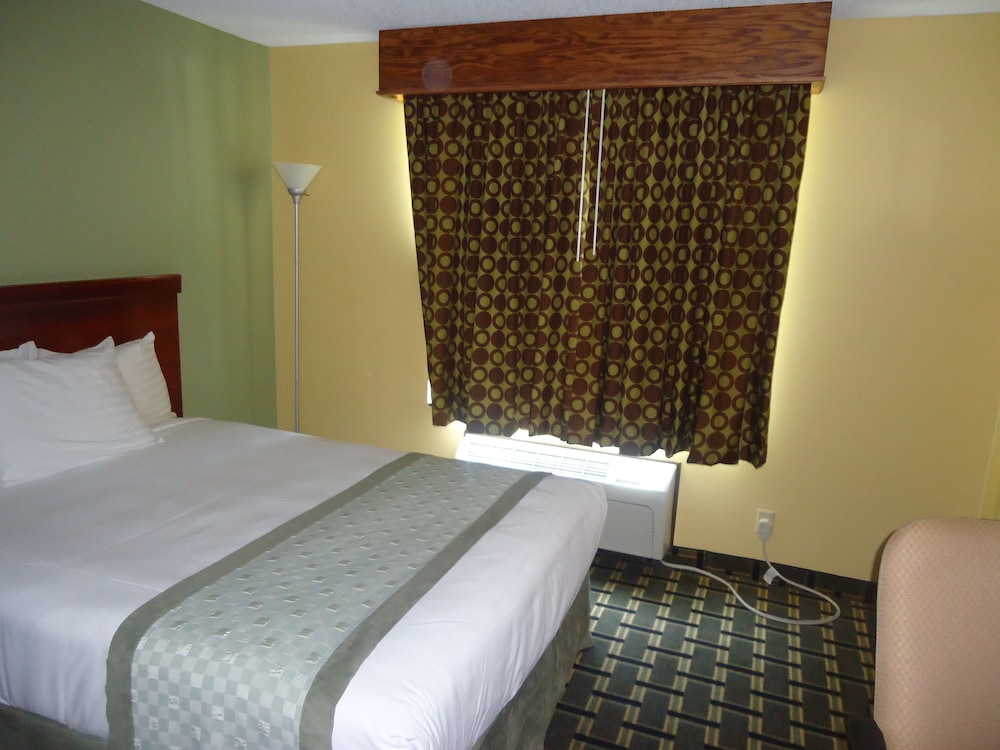 Town House Extended Stay Hotel Downtown 20/64