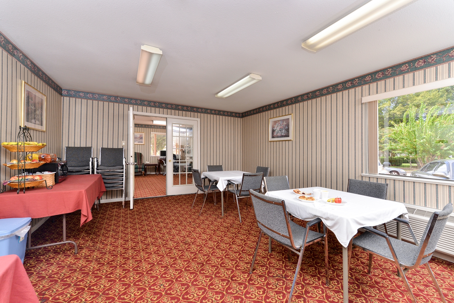 Americas Best Value Inn Suites Houston Brookhollow Nw 17/24