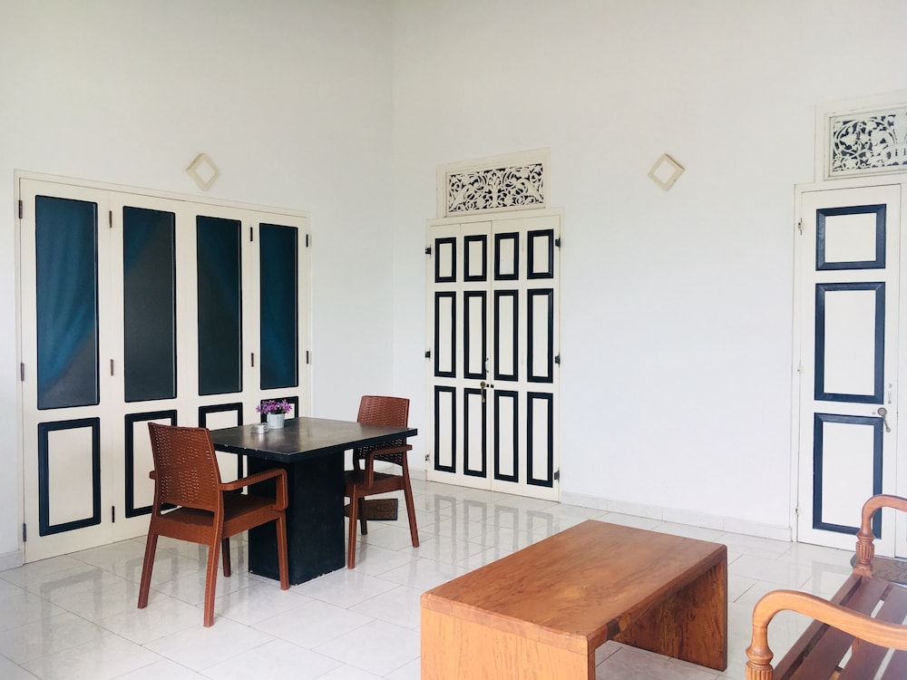 Gomez Place 47/68