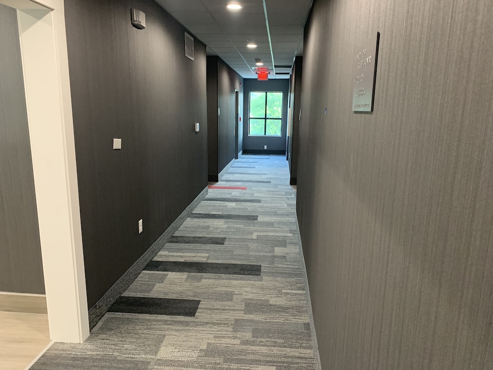 Comfort Inn & Suites Olive Branch Old Towne 27/39
