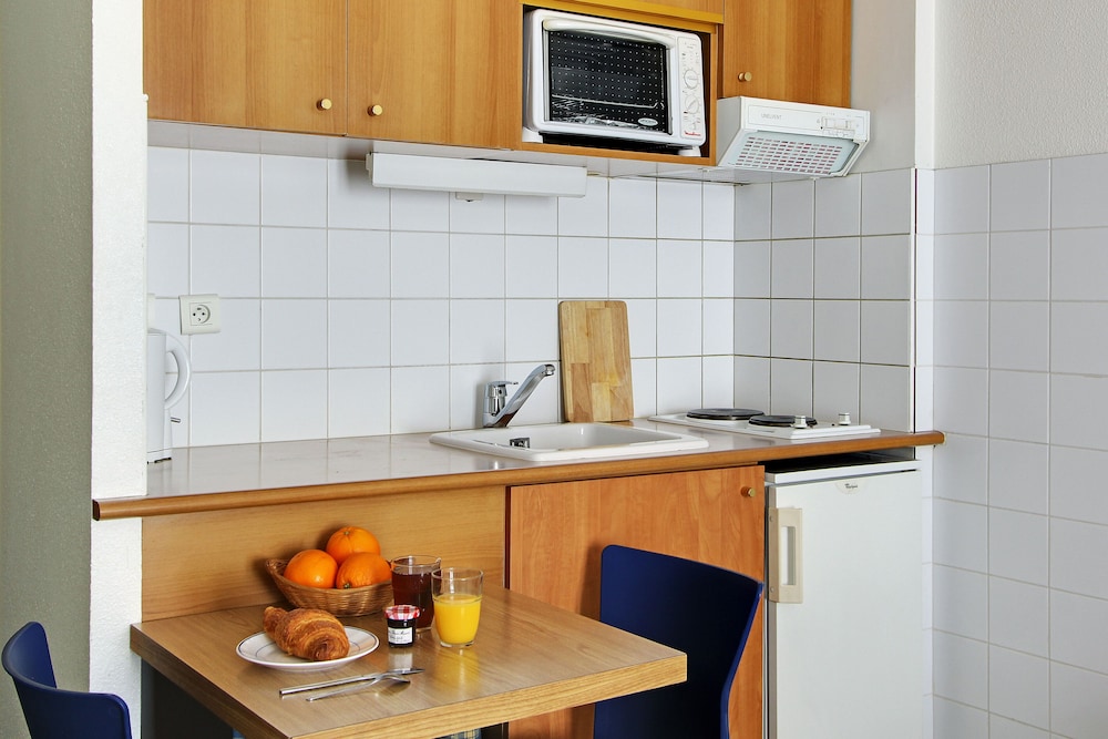Short Stay Group Residence Les Lilas Serviced Apartments 39/48