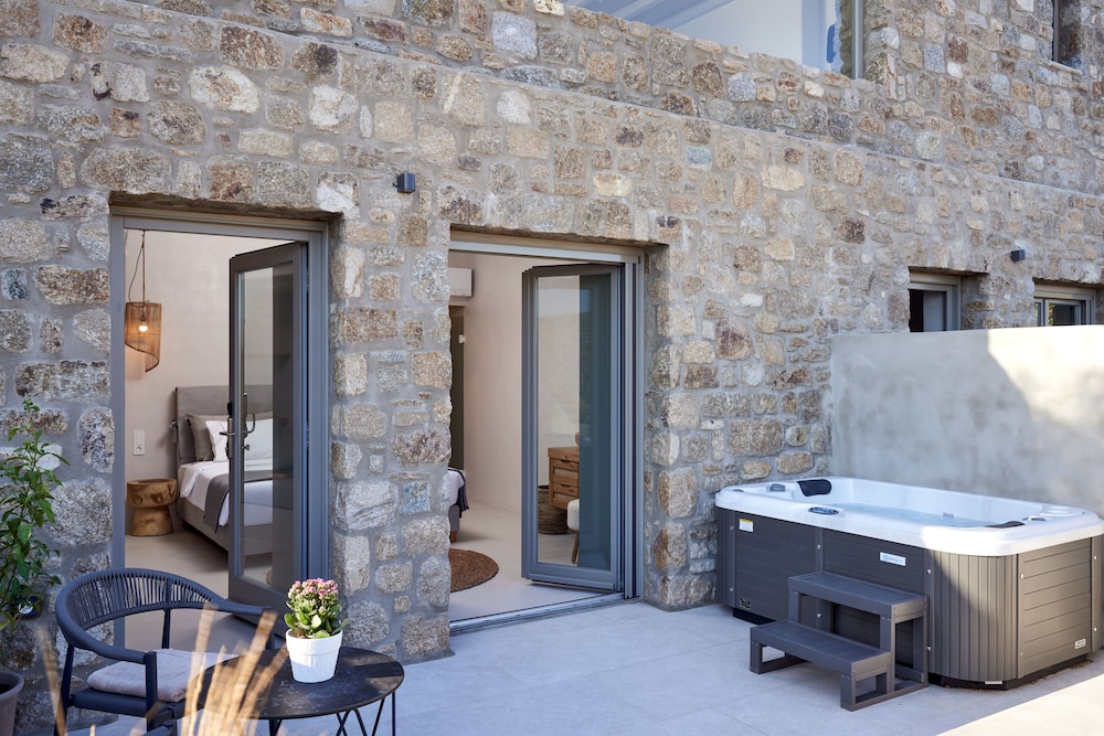 Ionic Suites 4/50