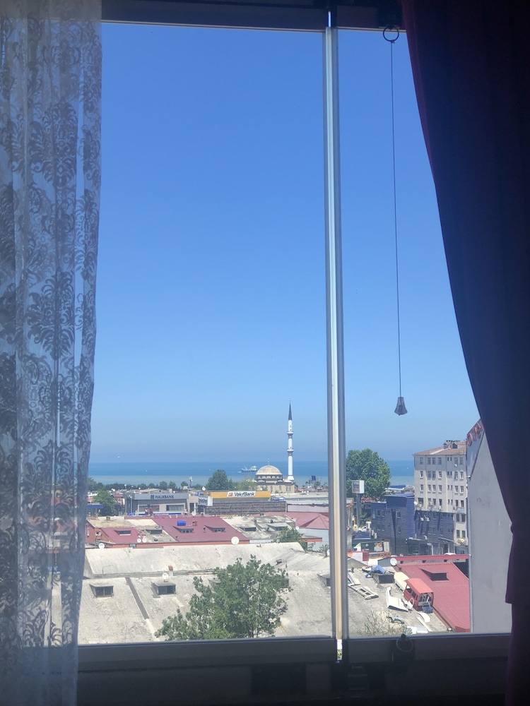 SANLI HOTEL 43/62
