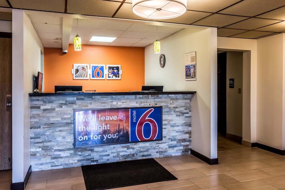 Motel6 Springfield, OH 8/60