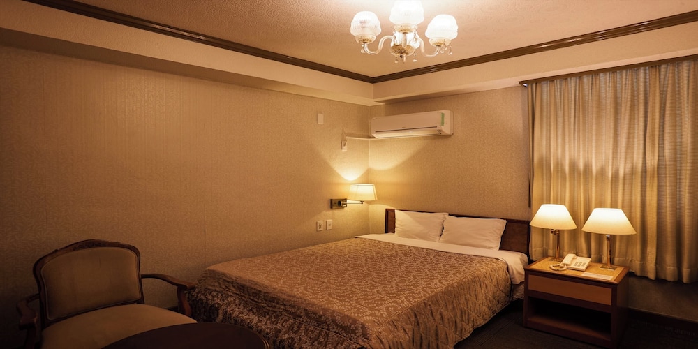 Sunrise Hotel 20/68