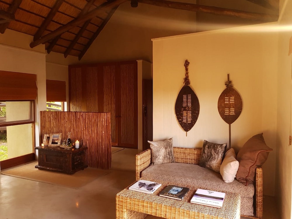 Makumu Private Game Lodge 6/50