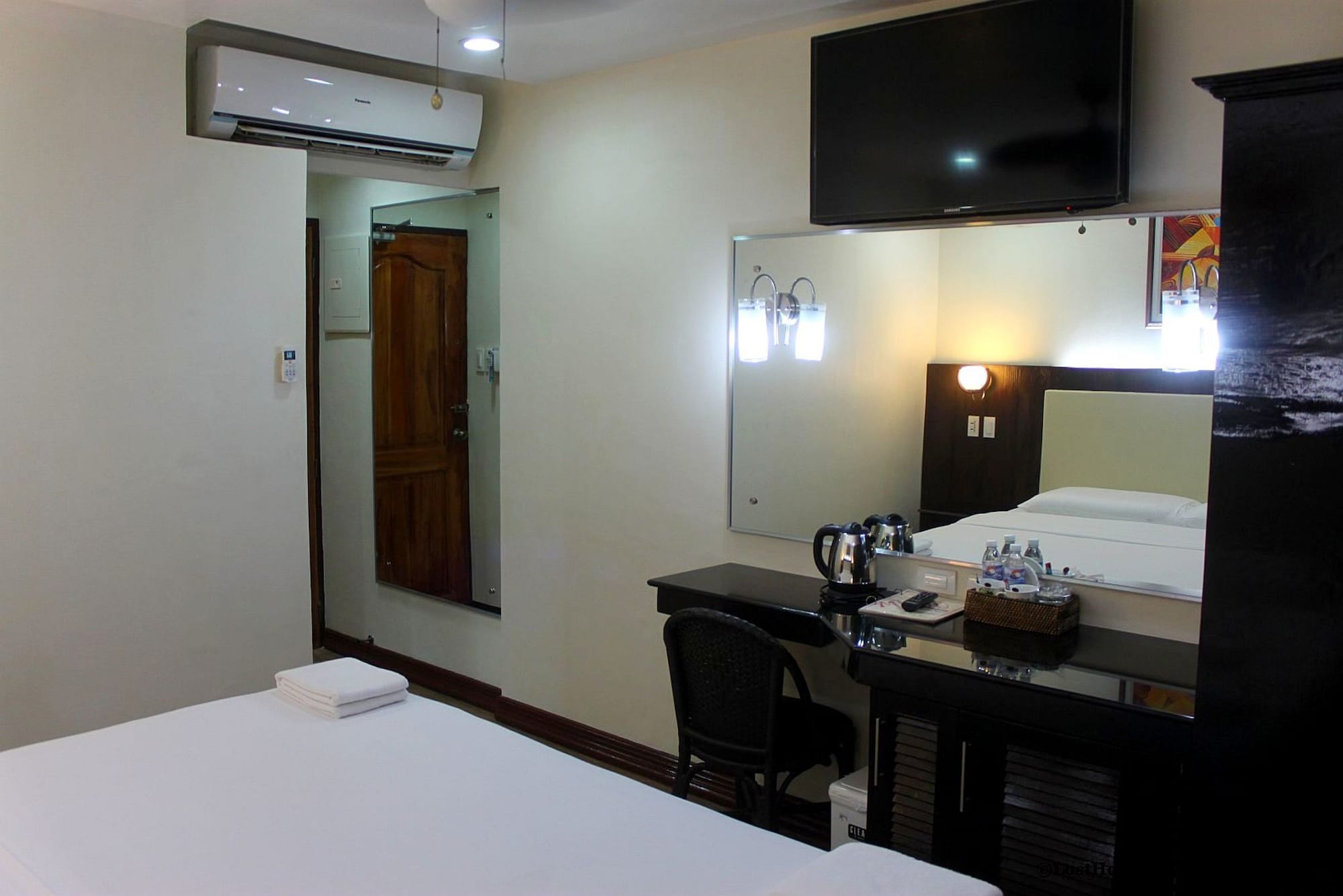 غرفة عصرية قياسية بسرير كينج، Lost Horizon Beach Dive Resort 6/8