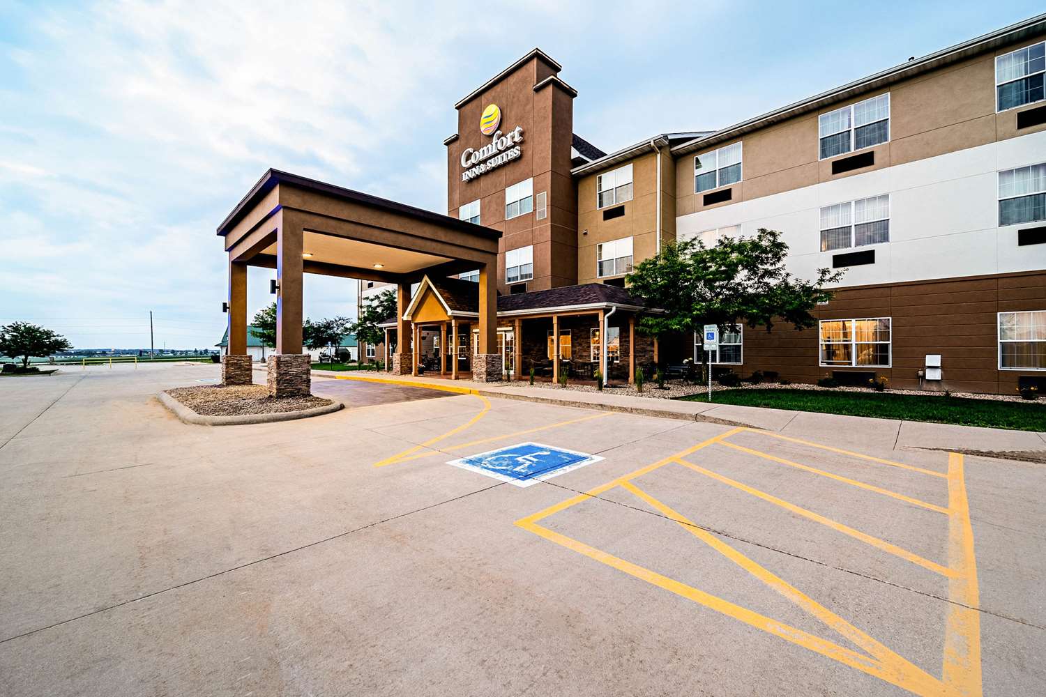 Comfort Inn & Suites Independence 10/13
