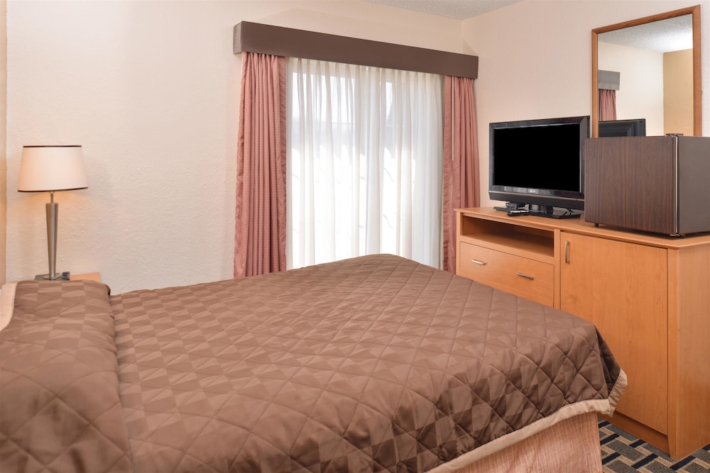 Americas Best Value Inn and Suites St Cloud 11/26