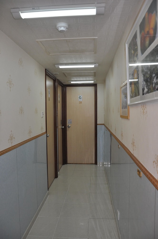 Dragon Hostel 8/66