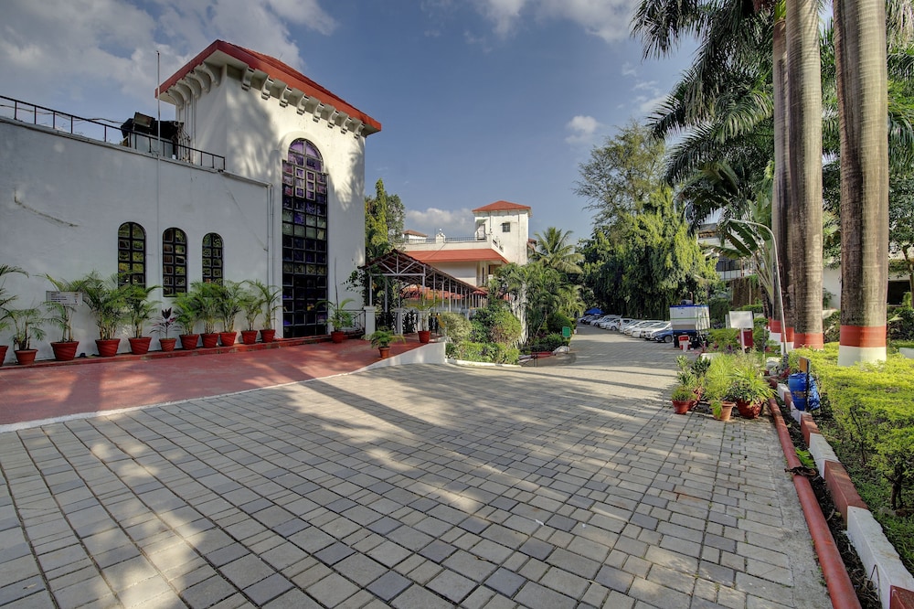 HOTEL KHANVEL RESORT 40/50
