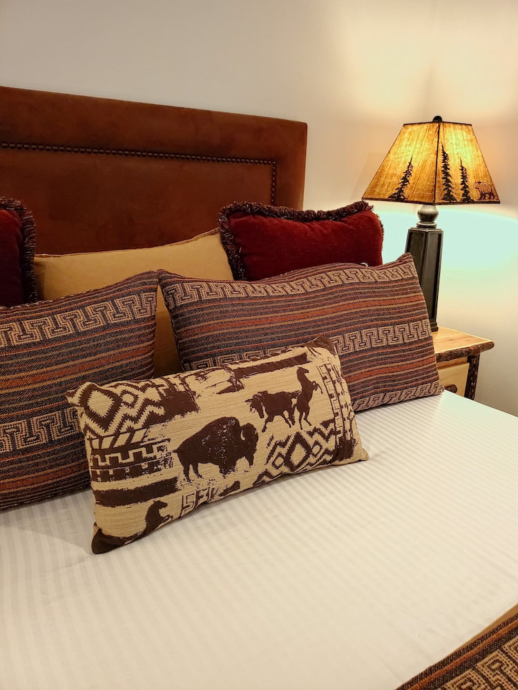 Parkway Inn 25/64