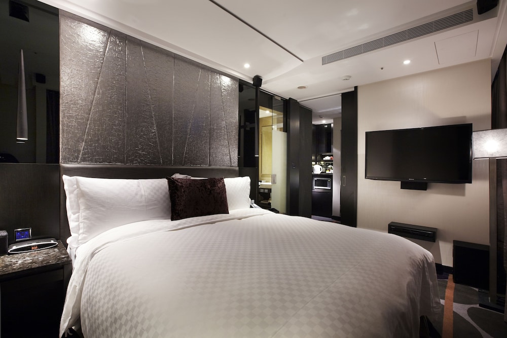 MAJESTY, SUITE