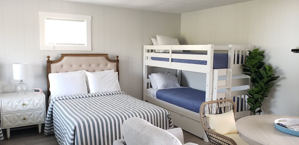 Coastal Inn 13/36