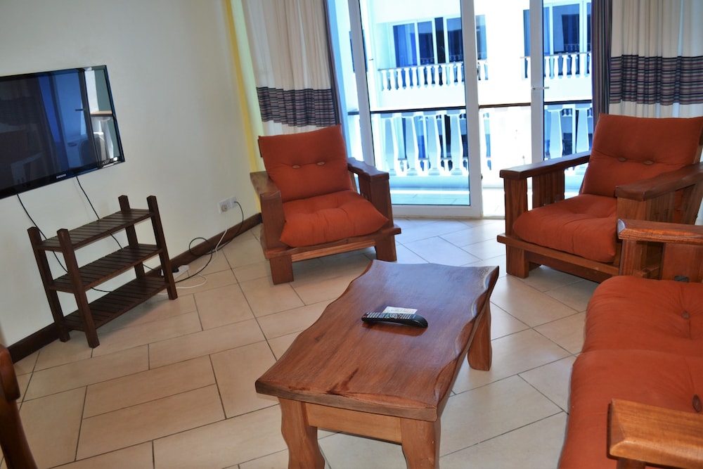 Cowrie Shell Beach Apartments 32/50