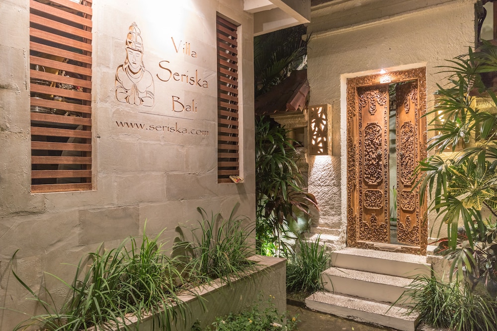 Villa Seriska Seminyak Bali 3/50