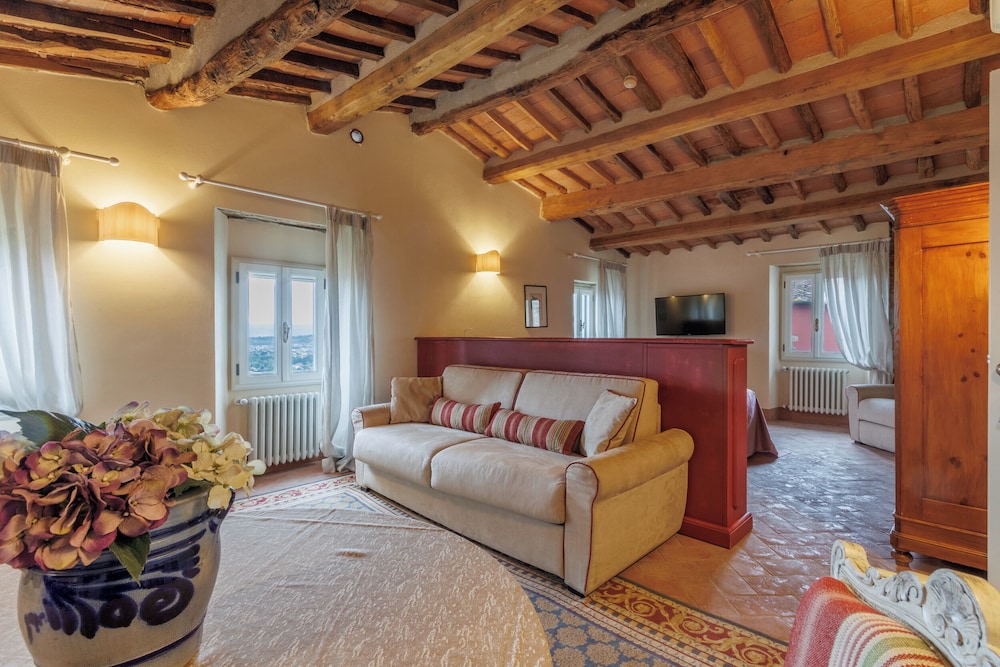 Hotel Villa Sermolli 32/50