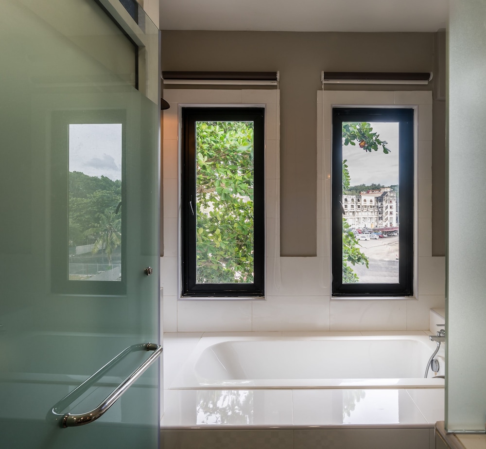 Treasures Hotel & Suites 20/64