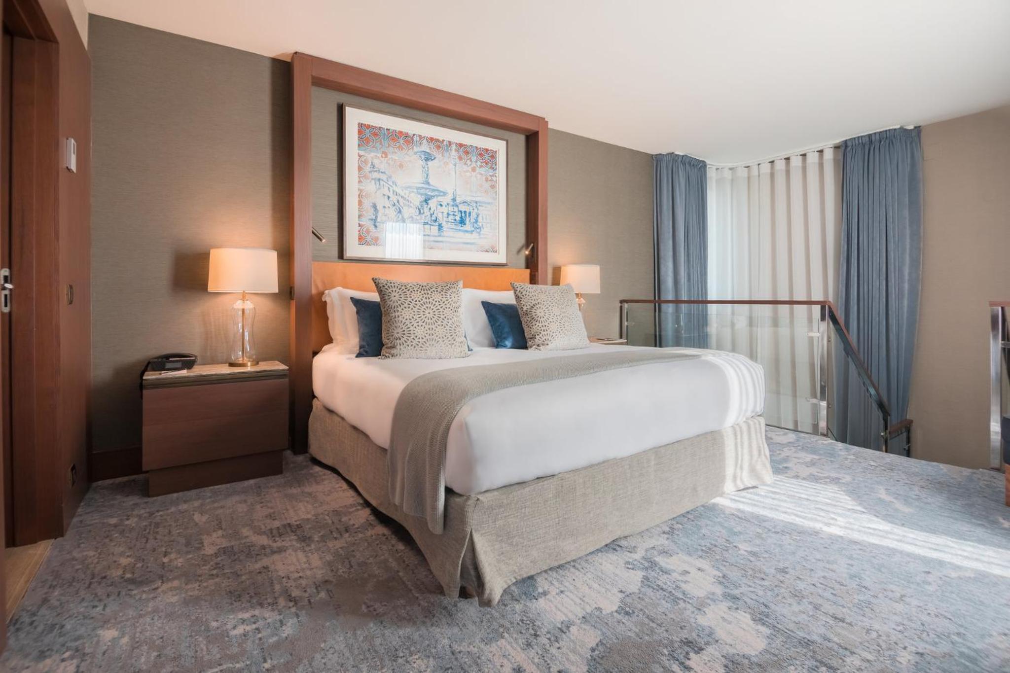 Suite, King Bed, Two Story, Terrace