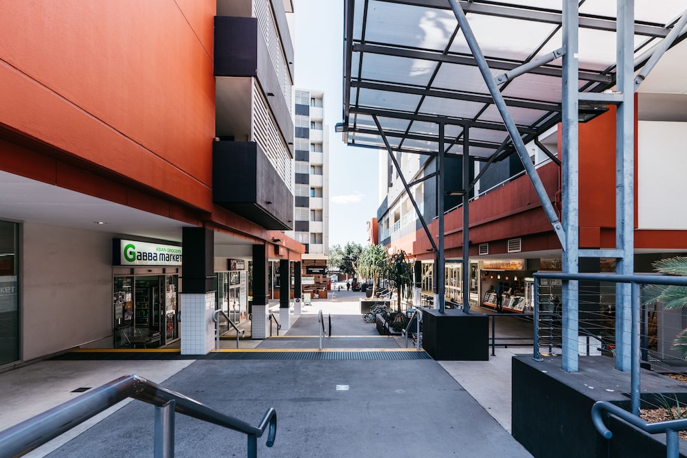 Gabba Central Apartments 74/80