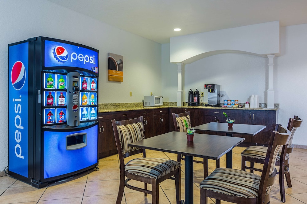 Motel6 Canton GA 45/52