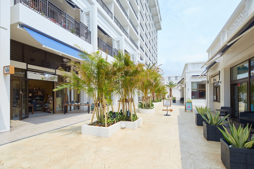 Ala Mahaina Condo Hotel 66/74