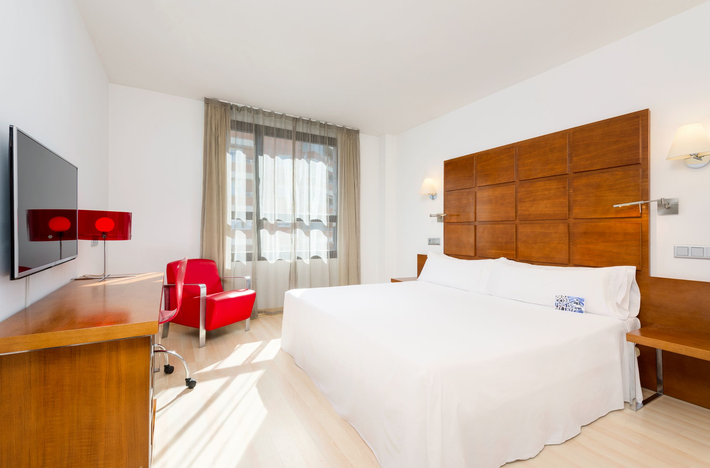 STANDARD, DOUBLE OR TWIN BED