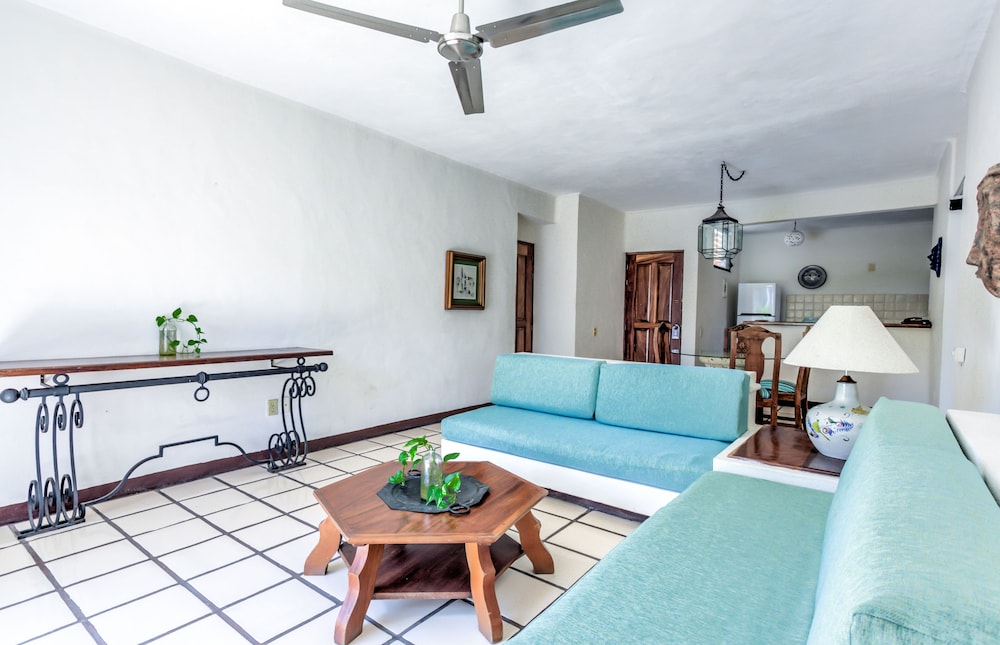 Puerto de Luna All Suites Hotel 40/63