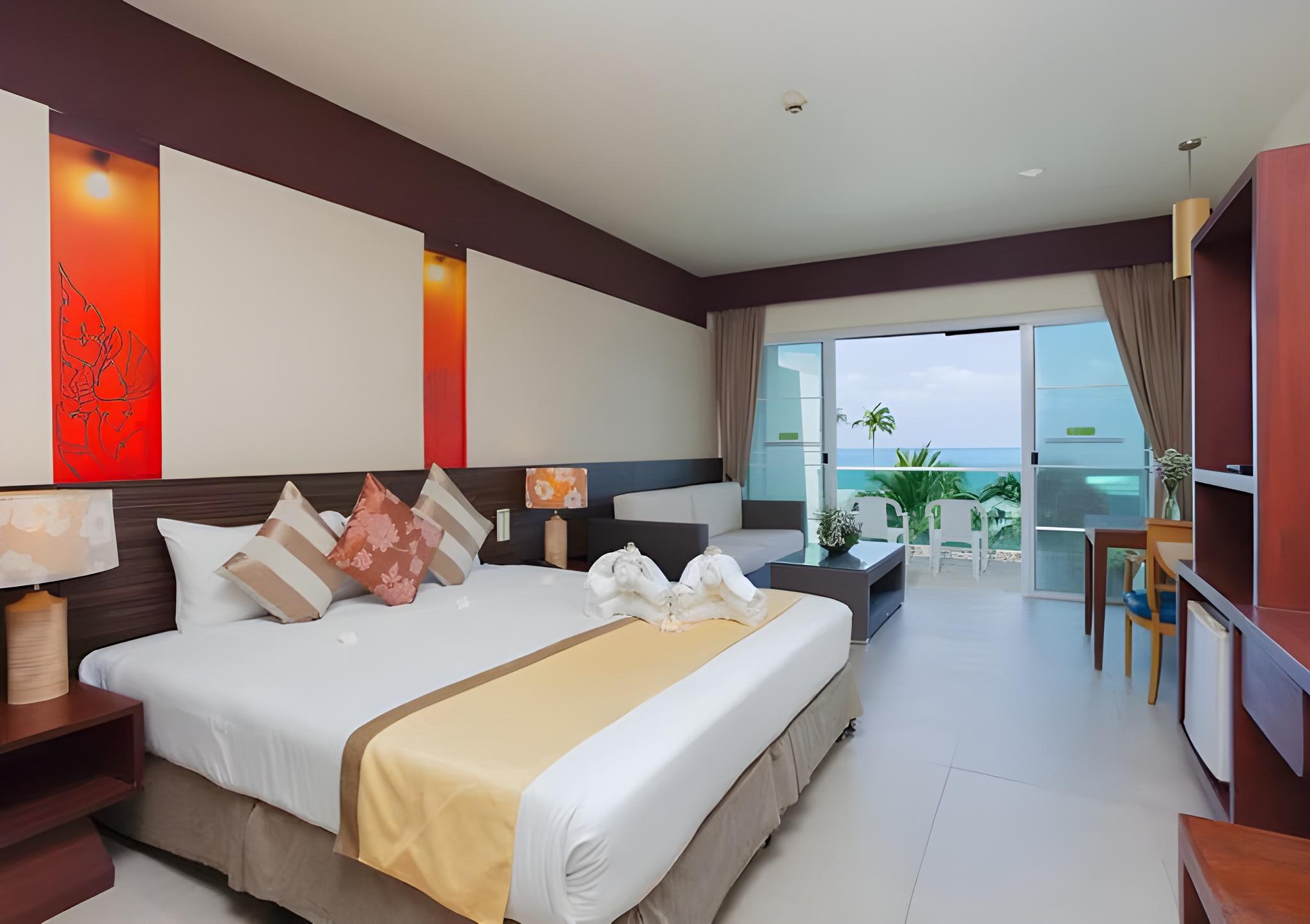 Deluxe, Queen Bed, Partial View, Balcony