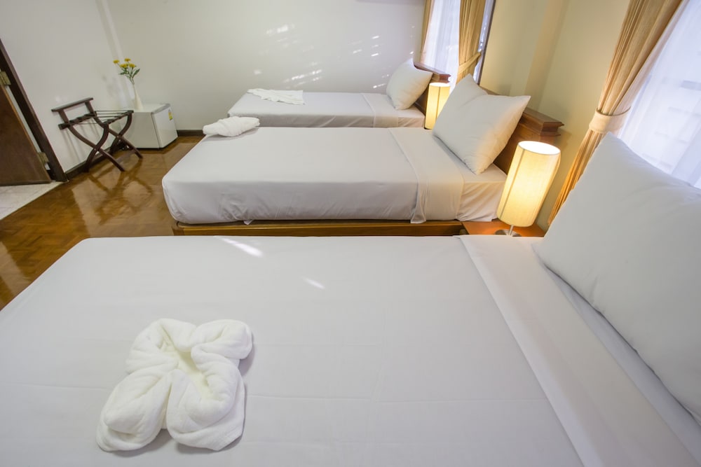 Hotel Bangkokian 33/50